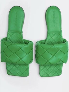 Lido Flat Sandal Bottega Veneta